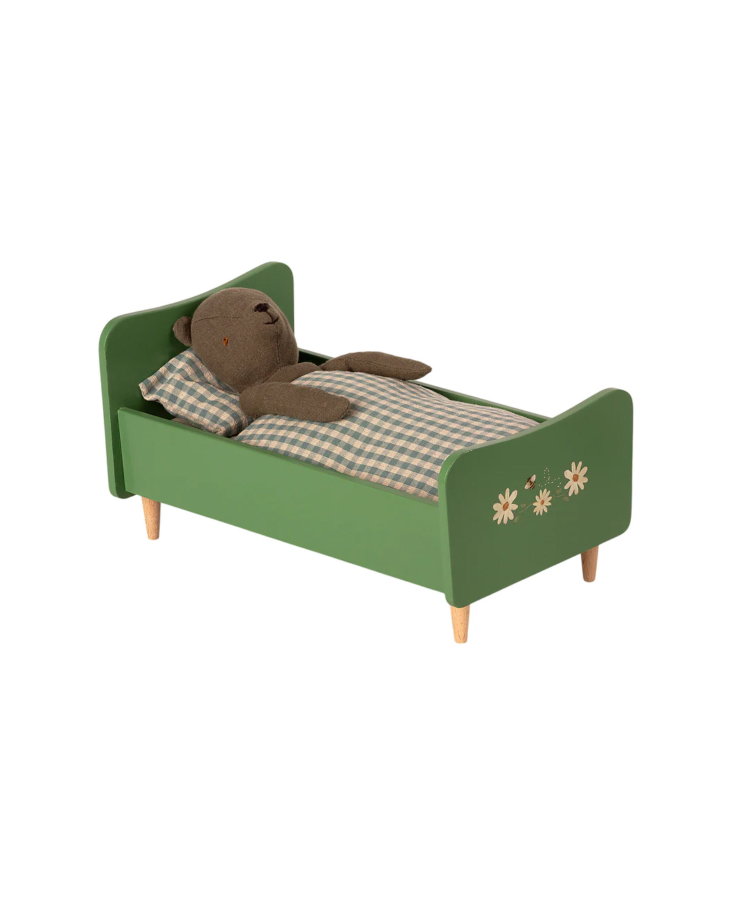 A-wooden-bed-that-fits